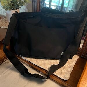 CABELA'S Classic Nylon Classic Crossbody Multi Pocket Travel Bag Black Adj Strap